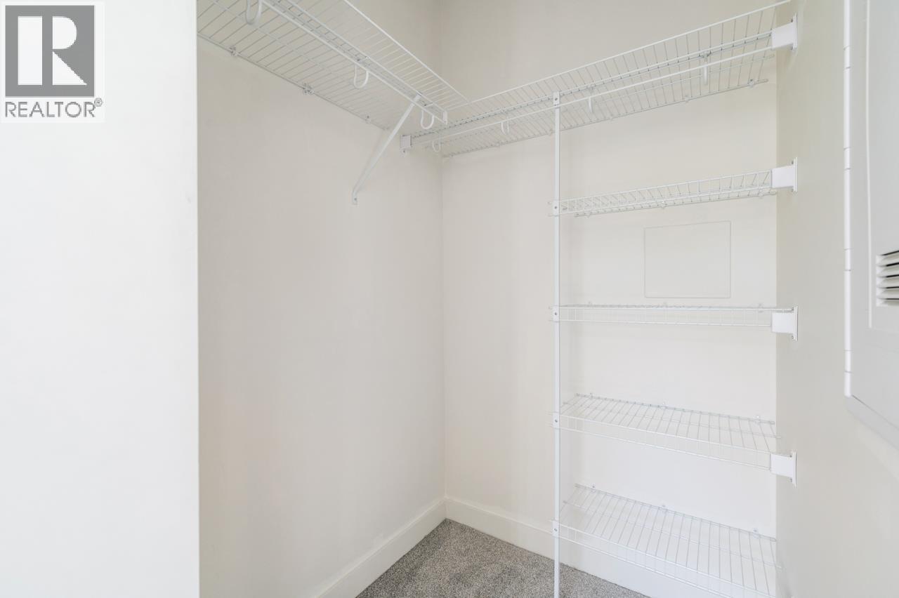 215 5460 Broadway, Burnaby, British Columbia  V5B 0B4 - Photo 12 - R3100229