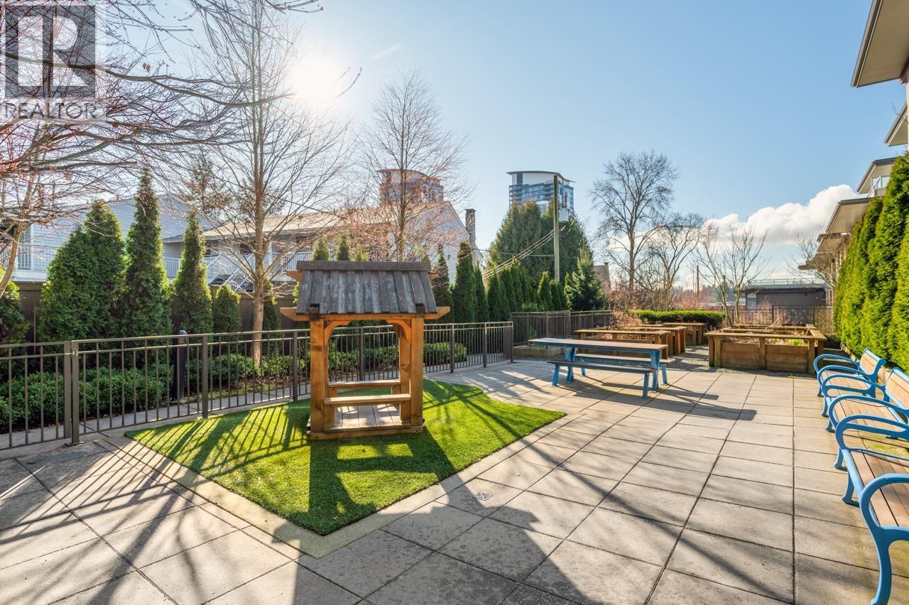 215 5460 Broadway, Burnaby, British Columbia  V5B 0B4 - Photo 18 - R3100229