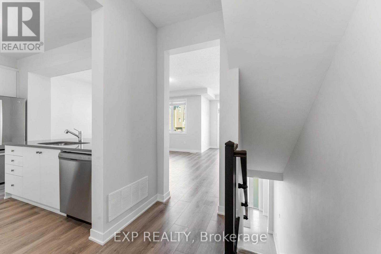 322 Olivenite Private, Ottawa, Ontario  K2J 7J4 - Photo 10 - X12889770