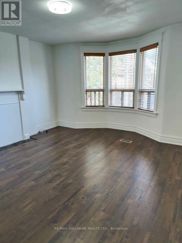 372 Woodbine Avenue, Toronto, Ontario  M4L 3P6 - Photo 9 - E12889756