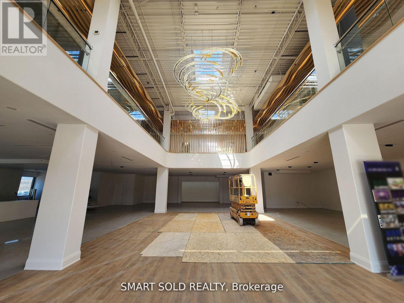 203 - 70 Valleywood Drive, Markham (Buttonville), Ontario  L3R 4T5 - Photo 7 - N12889760