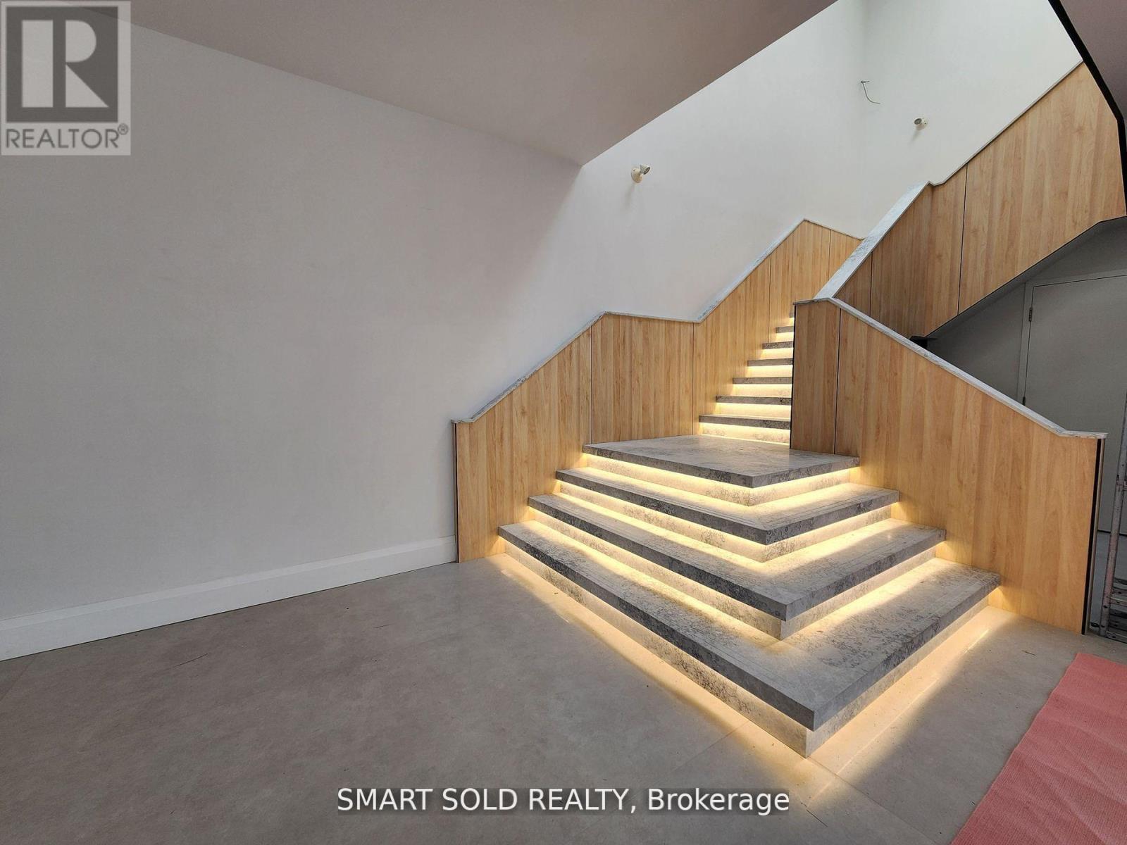 203 - 70 Valleywood Drive, Markham (Buttonville), Ontario  L3R 4T5 - Photo 9 - N12889760