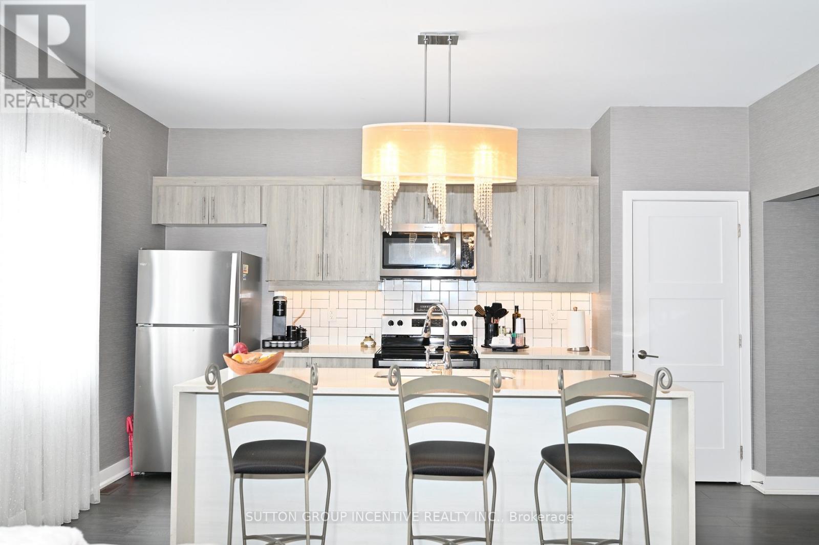 19 Mabern Street, Barrie, Ontario  L9J 0J1 - Photo 12 - S12889752