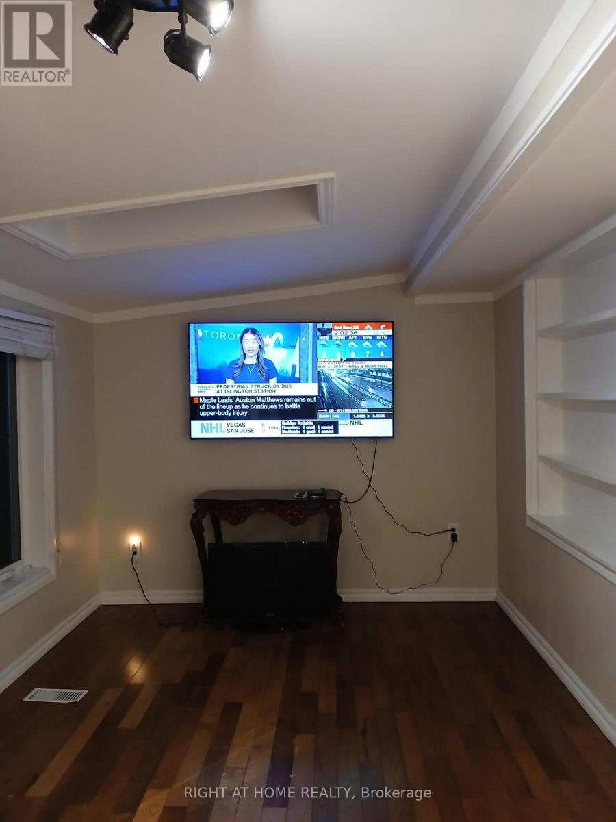 2 - 1579 Ogden Avenue, Mississauga, Ontario  L5E 2H9 - Photo 8 - W12889746
