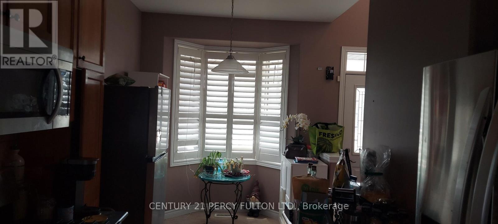 4051 Medland Drive, Burlington (Rose), Ontario  L7M 4W7 - Photo 4 - W12889766