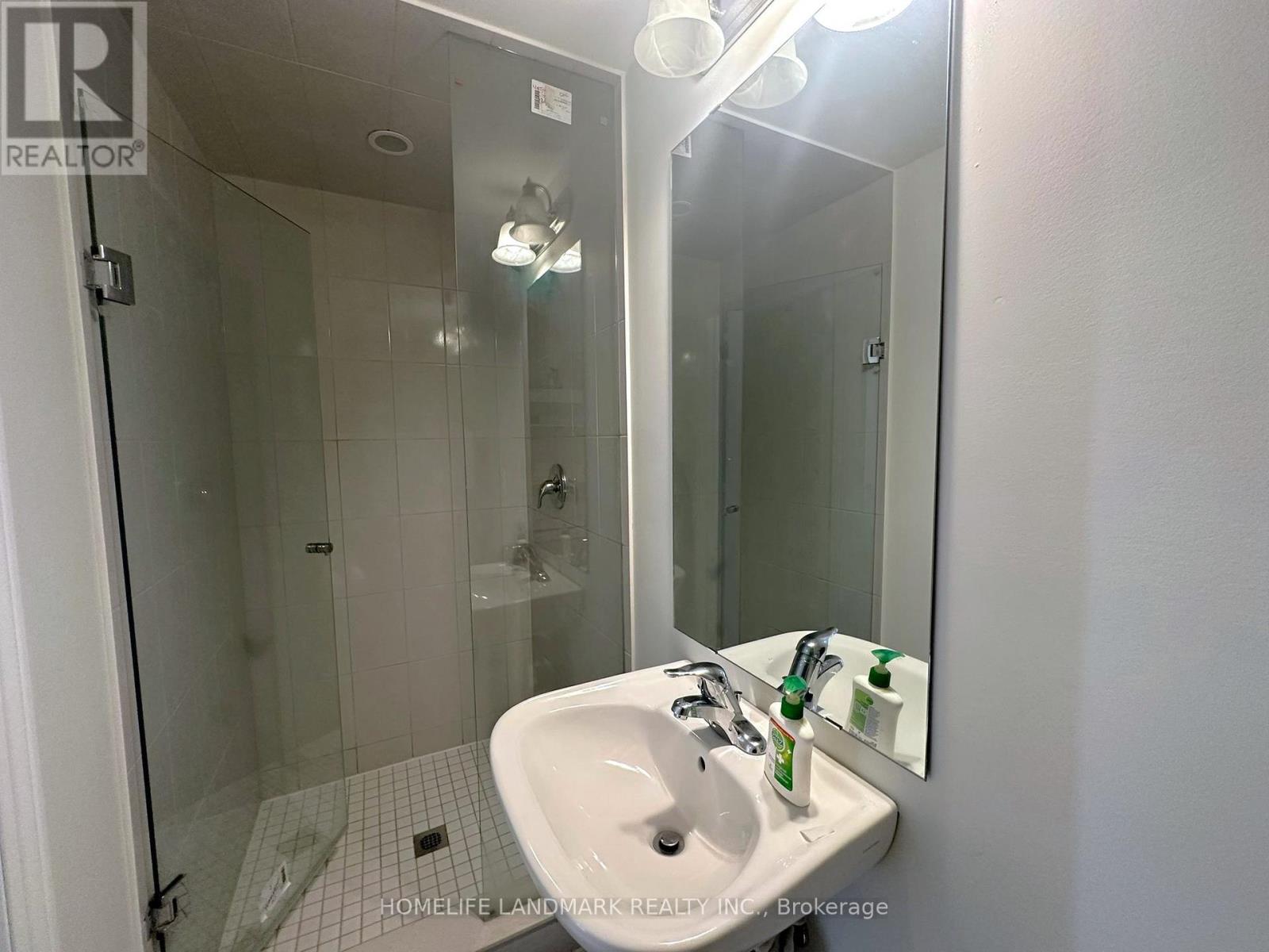 18 Lavinia Road, Brampton, Ontario L6P 4N8 - Photo 6 - W12889772