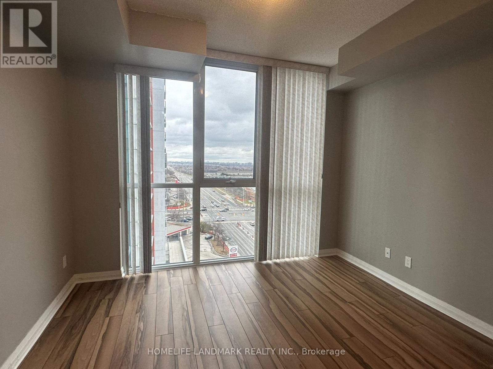 1102 - 75 Eglinton Avenue W, Mississauga, Ontario  L5R 0E5 - Photo 8 - W12889780