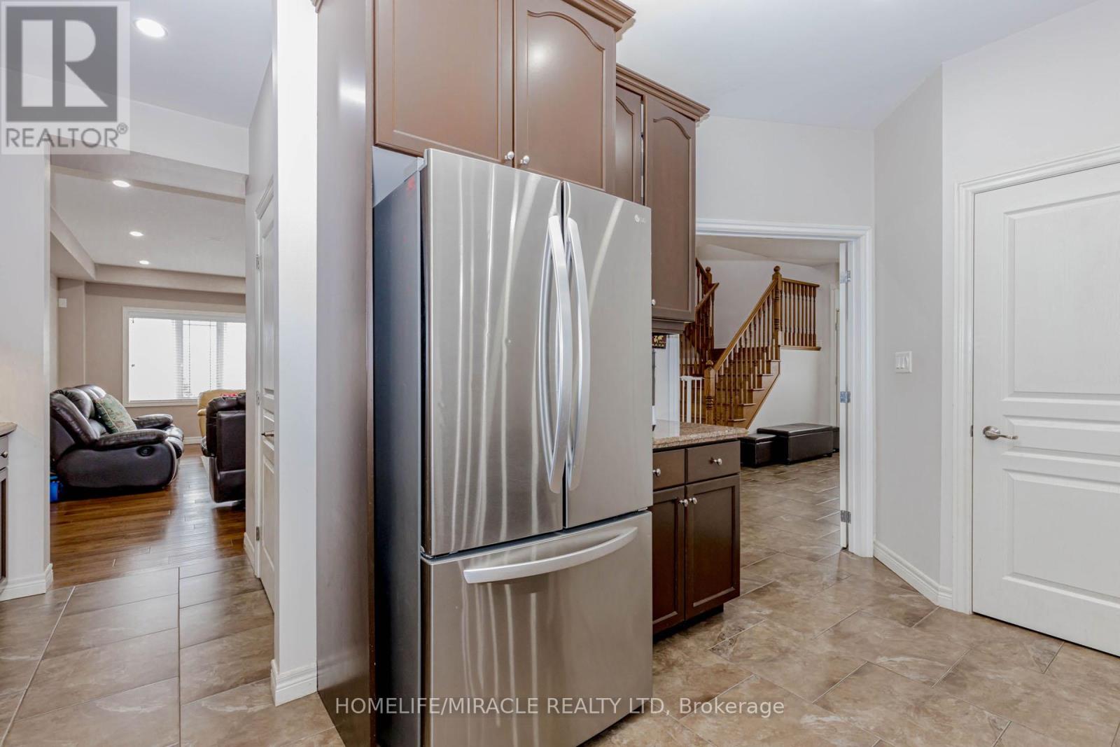 2 Doon Creek Street, Kitchener, Ontario  N2P 2R3 - Photo 13 - X12889764