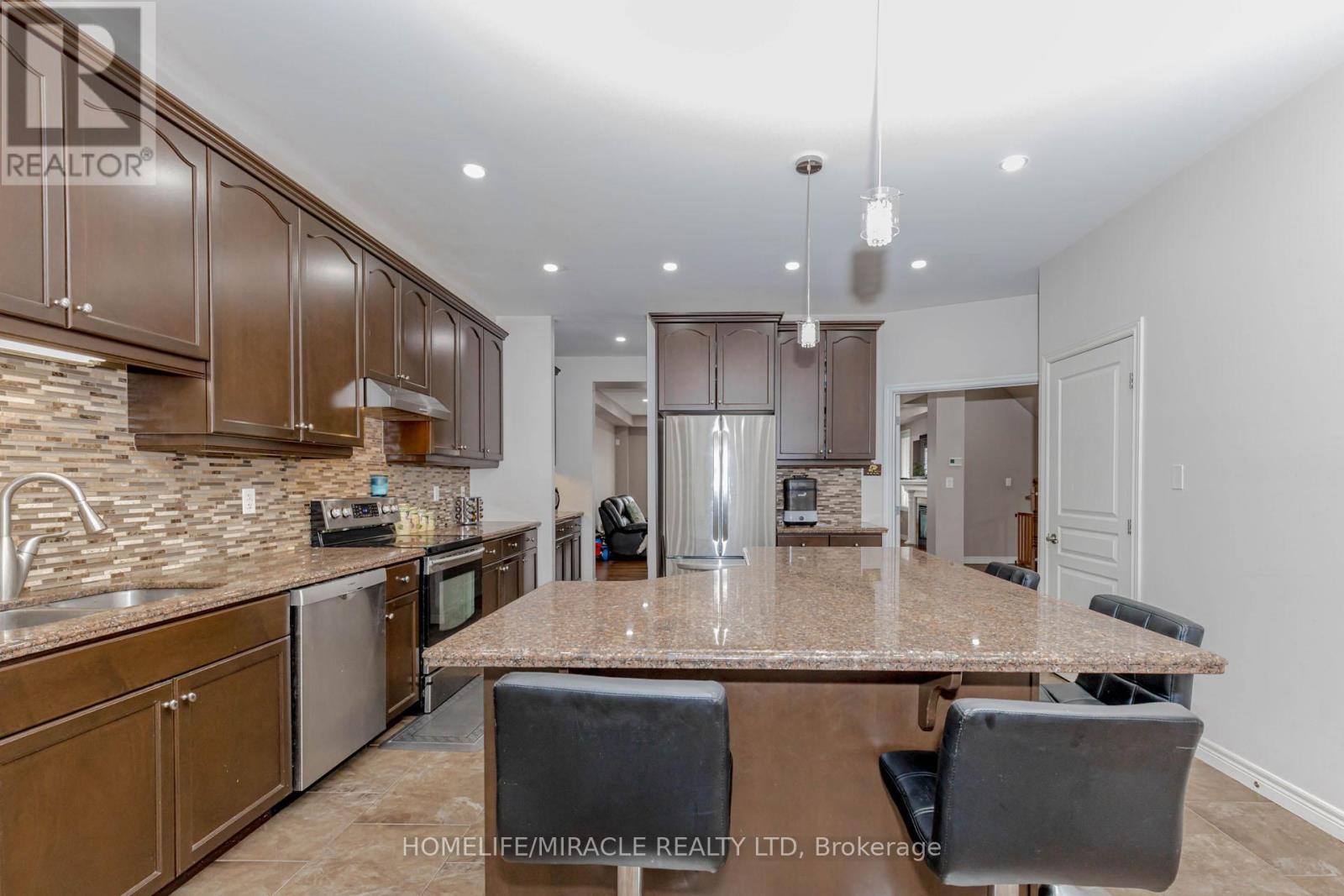 2 Doon Creek Street, Kitchener, Ontario  N2P 2R3 - Photo 19 - X12889764