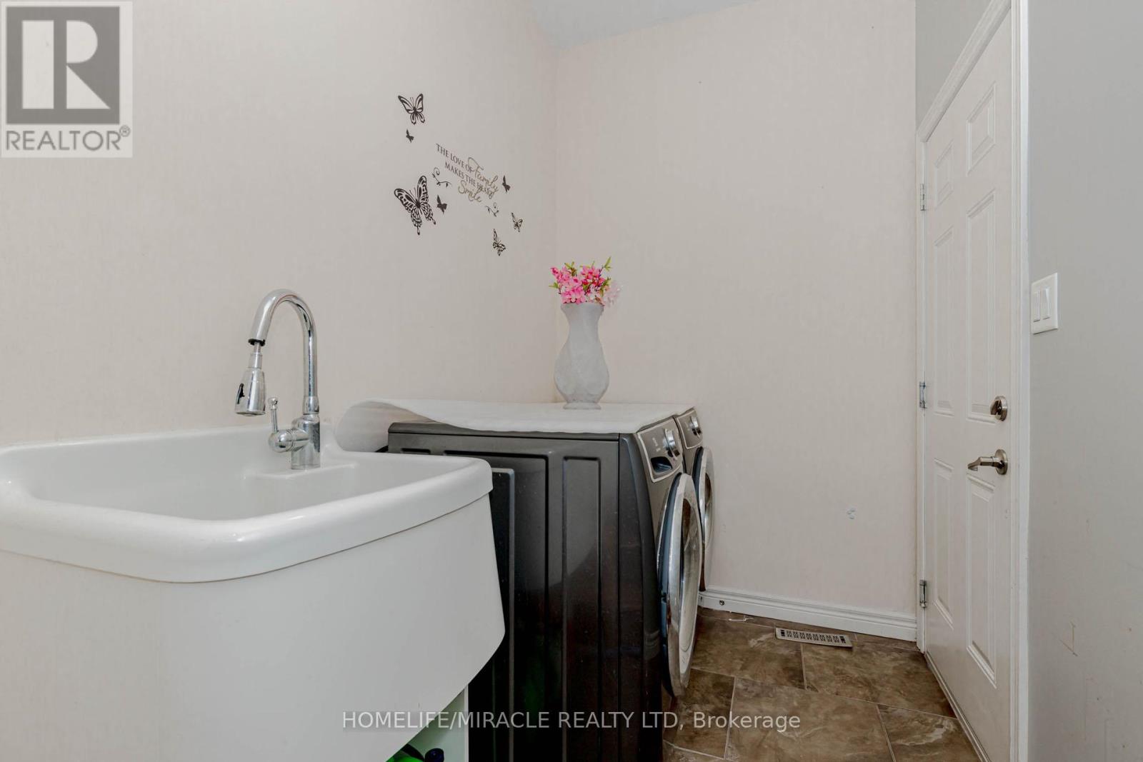 2 Doon Creek Street, Kitchener, Ontario  N2P 2R3 - Photo 23 - X12889764