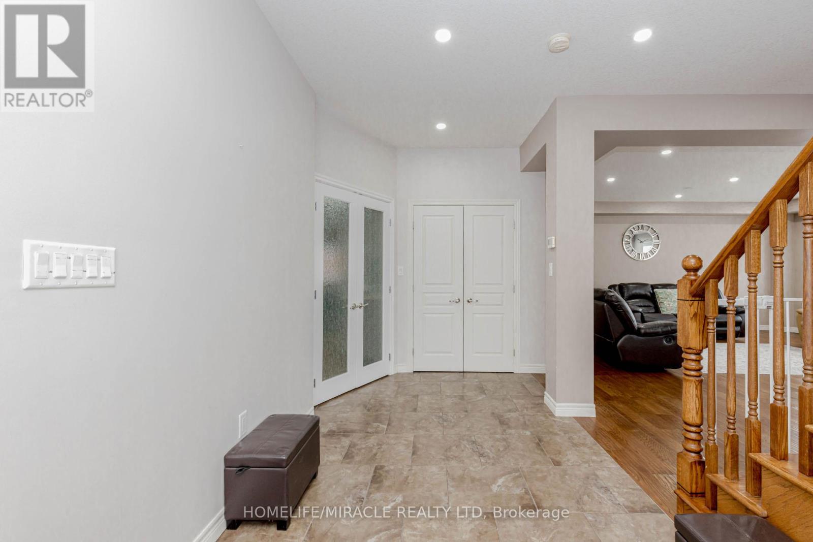 2 Doon Creek Street, Kitchener, Ontario  N2P 2R3 - Photo 5 - X12889764