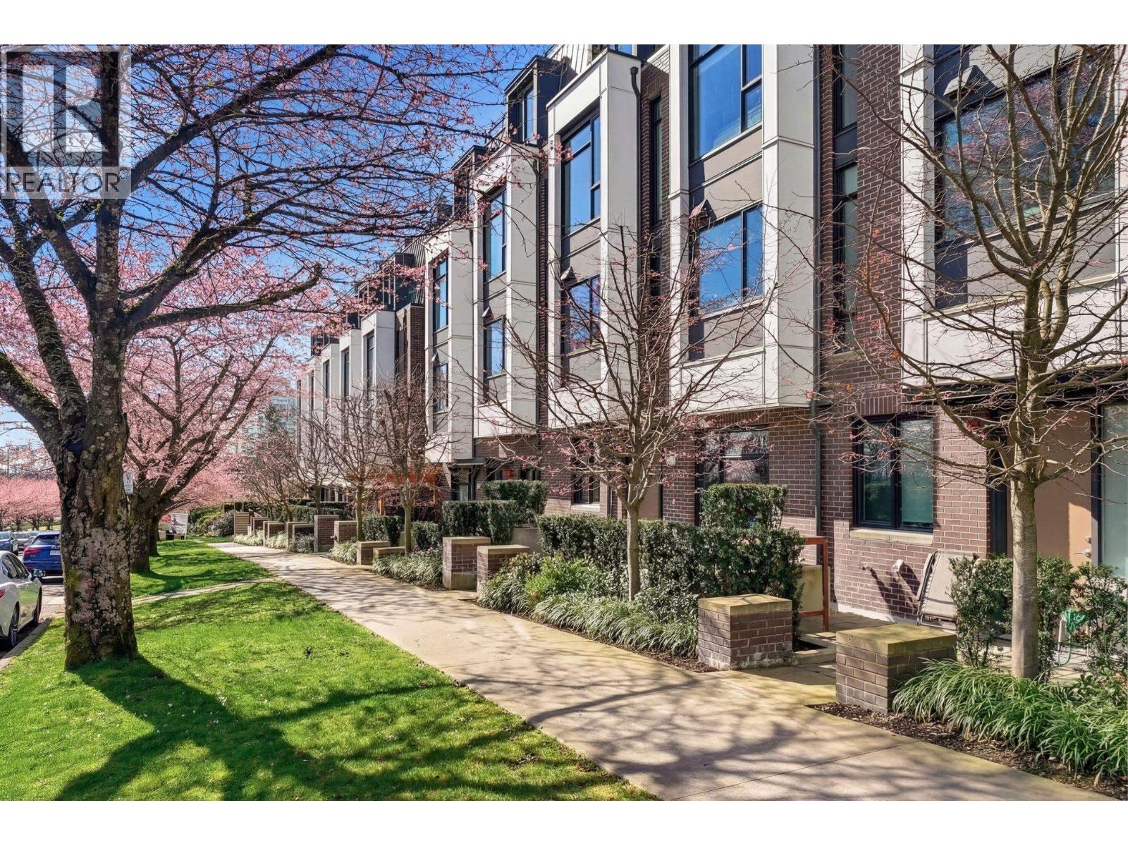 7623 YUKON STREET, Vancouver, British Columbia