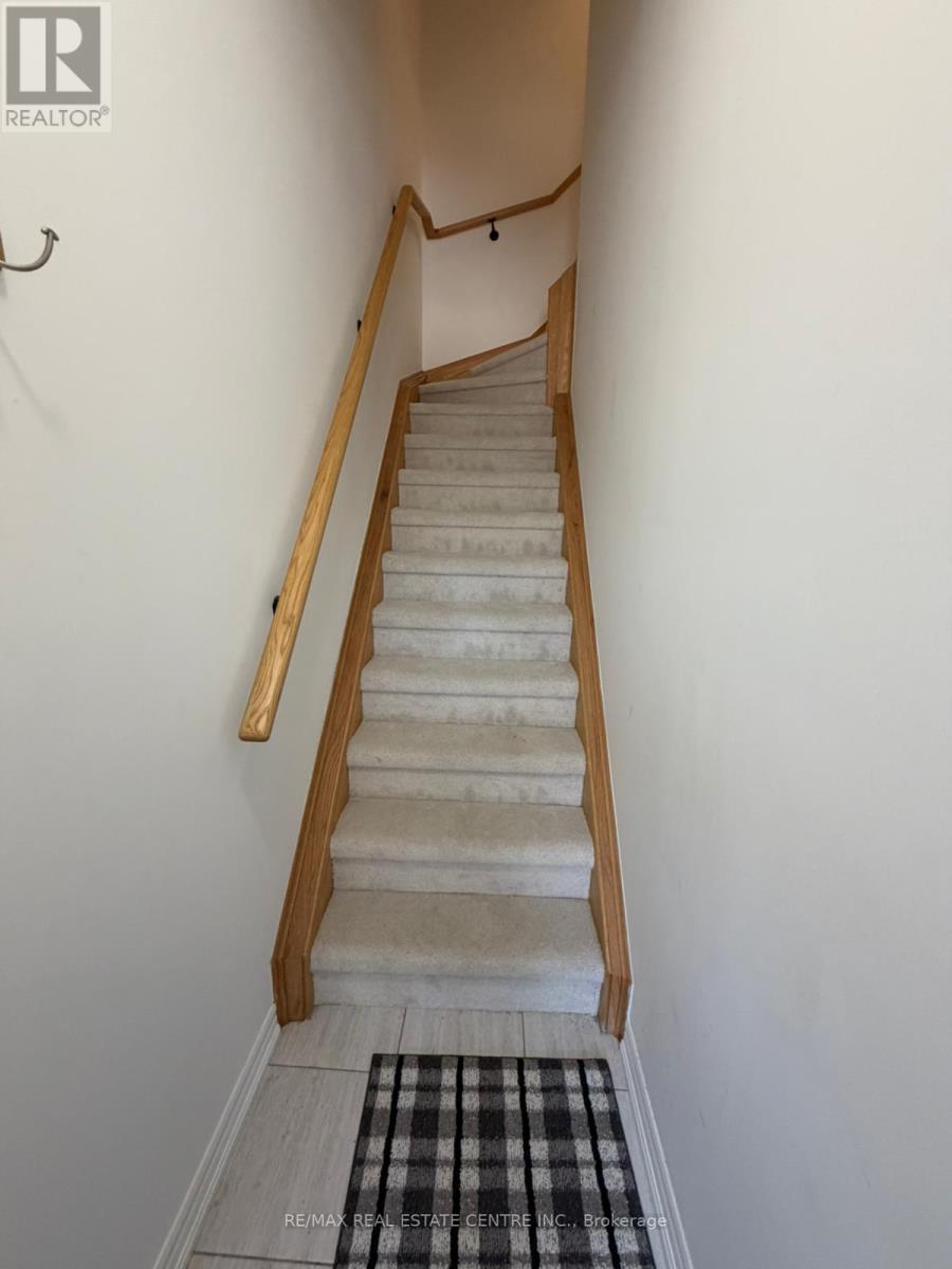 2598 William Jackson Drive, Pickering, Ontario  L1X 0E4 - Photo 3 - E12889800