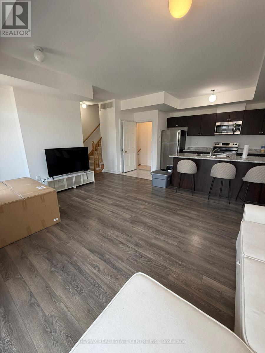 2598 William Jackson Drive, Pickering, Ontario  L1X 0E4 - Photo 4 - E12889800