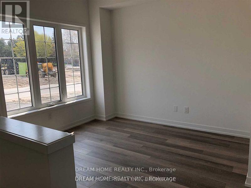 7 Heswall Lane, Newmarket, Ontario  L3Y 0E1 - Photo 5 - N12889798