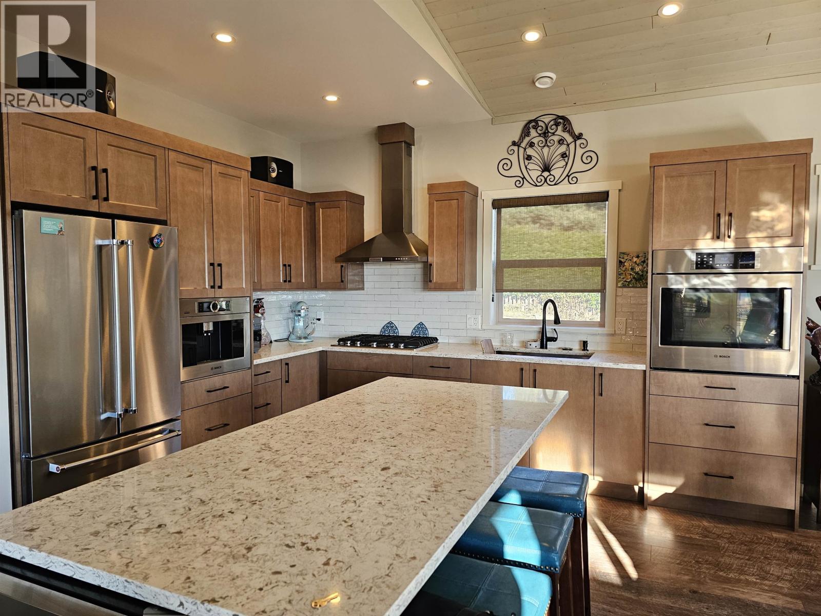 659 GIBSONS WAY, Gibsons, British Columbia