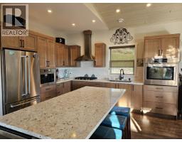 659 GIBSONS WAY, Gibsons, British Columbia