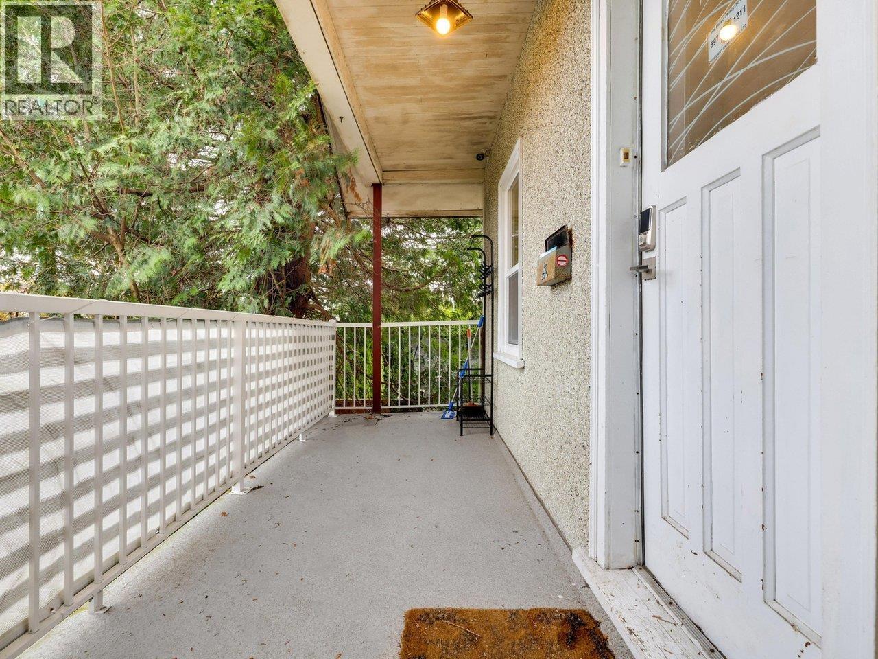 4168 Parker Street, Burnaby, British Columbia  V5C 3C1 - Photo 3 - R3100350