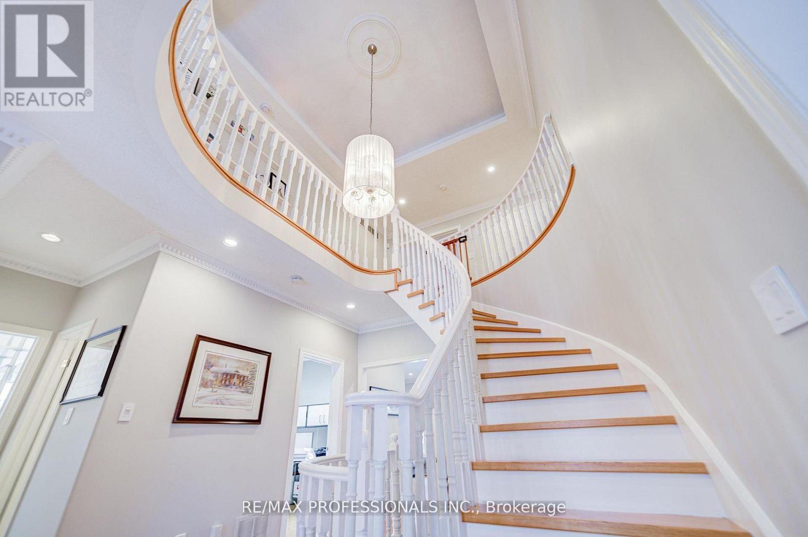 4662 Dundas Street W, Toronto, Ontario  M9A 1A6 - Photo 19 - W12889128