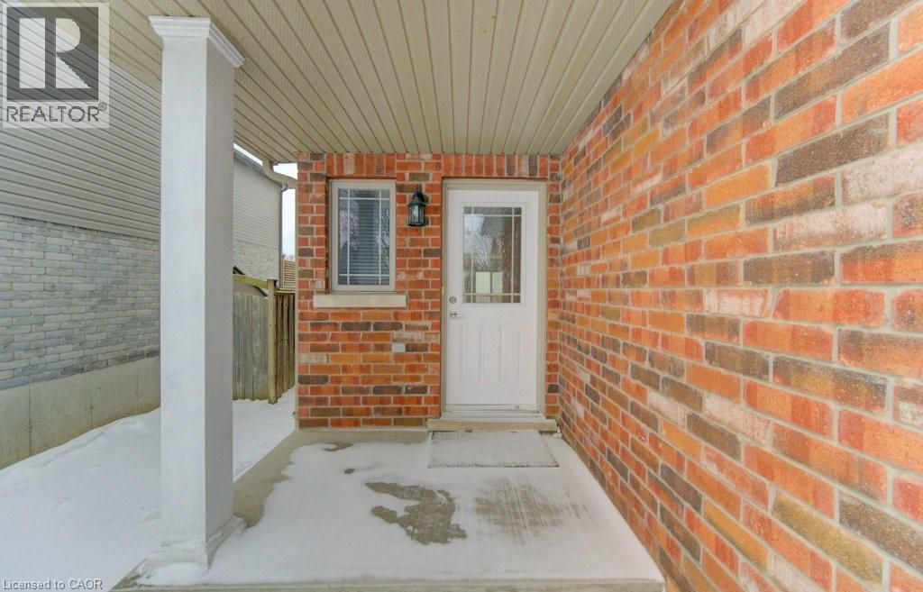 315 Tagge Crescent, Kitchener, Ontario  N2K 3R7 - Photo 4 - 40810541