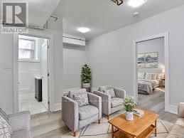 915 St Clair Avenue W, Toronto, Ontario  M6C 1C7 - Photo 2 - C12889836