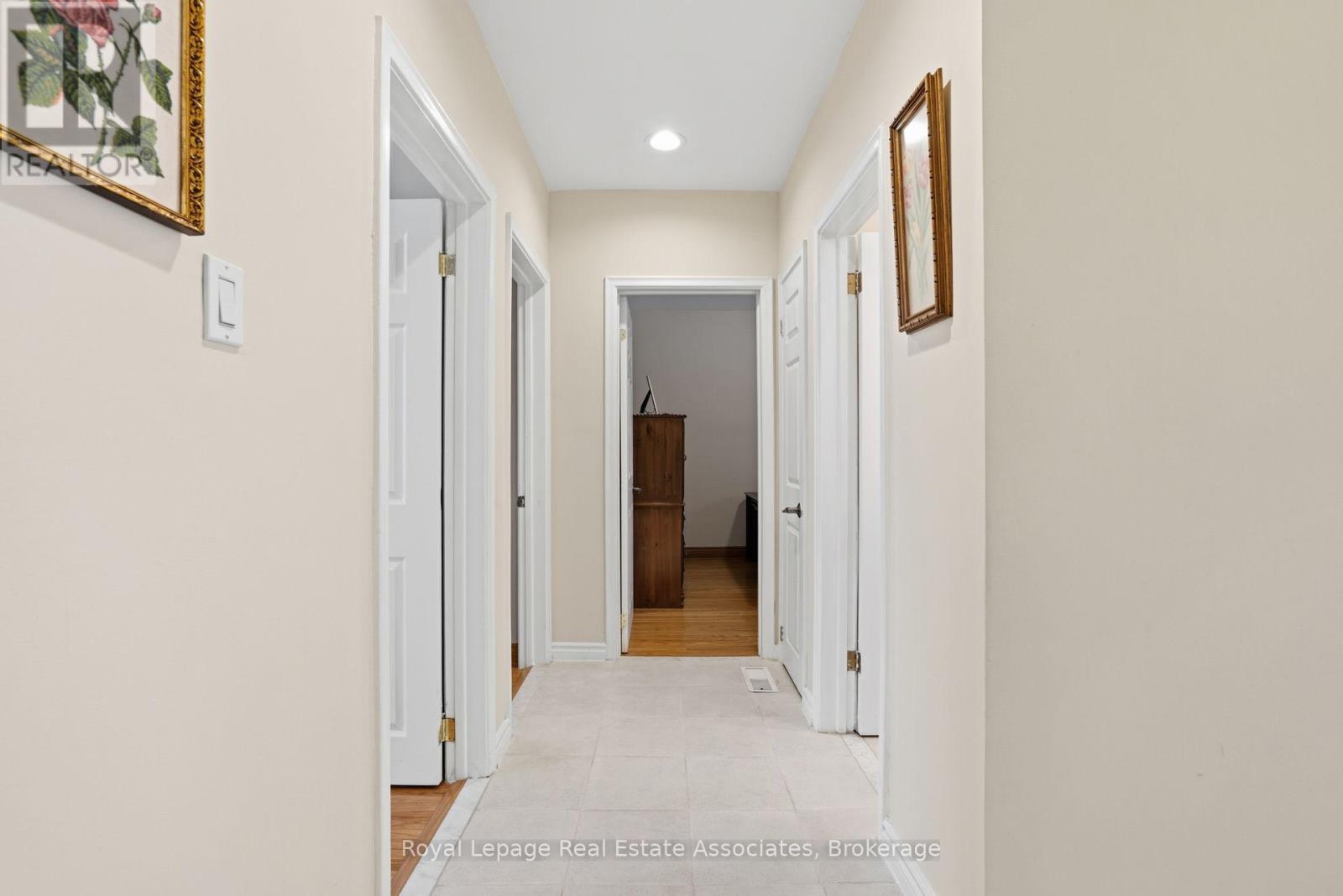 2874 Weston Road S, Toronto, Ontario  M9M 2S3 - Photo 11 - W12889816