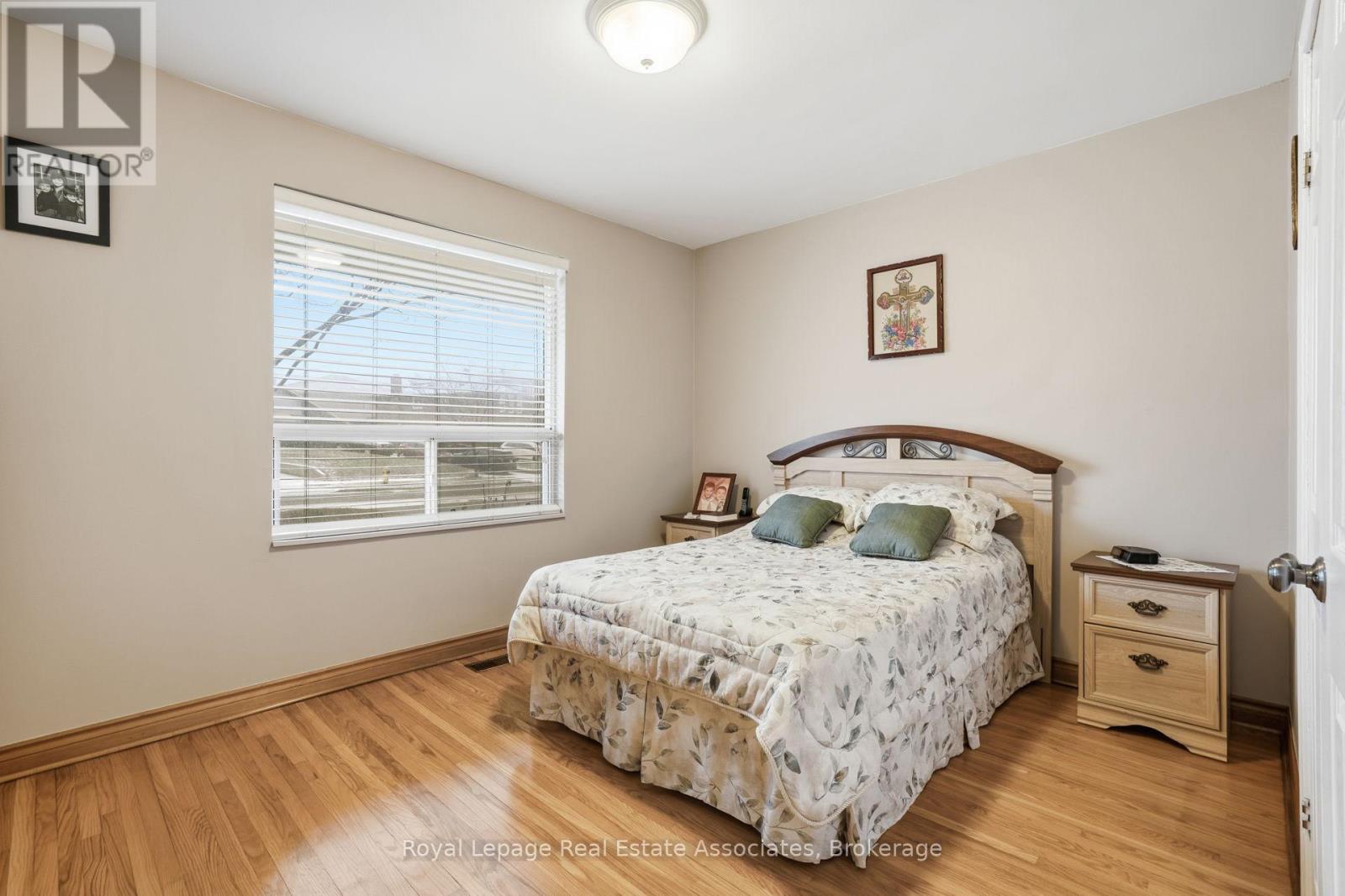 2874 Weston Road S, Toronto, Ontario  M9M 2S3 - Photo 12 - W12889816