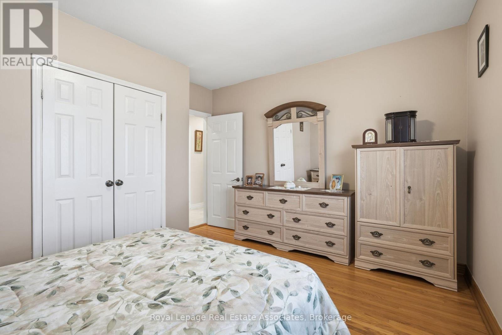 2874 Weston Road S, Toronto, Ontario  M9M 2S3 - Photo 13 - W12889816