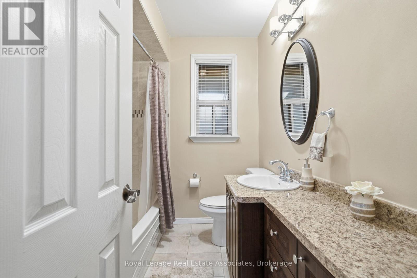 2874 Weston Road S, Toronto, Ontario  M9M 2S3 - Photo 16 - W12889816