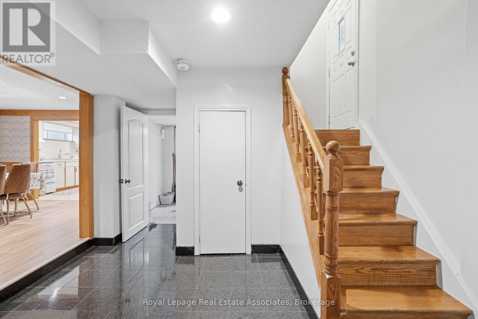 2874 Weston Road S, Toronto, Ontario  M9M 2S3 - Photo 18 - W12889816