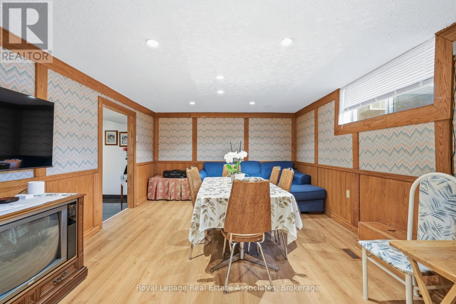 2874 Weston Road S, Toronto, Ontario  M9M 2S3 - Photo 19 - W12889816