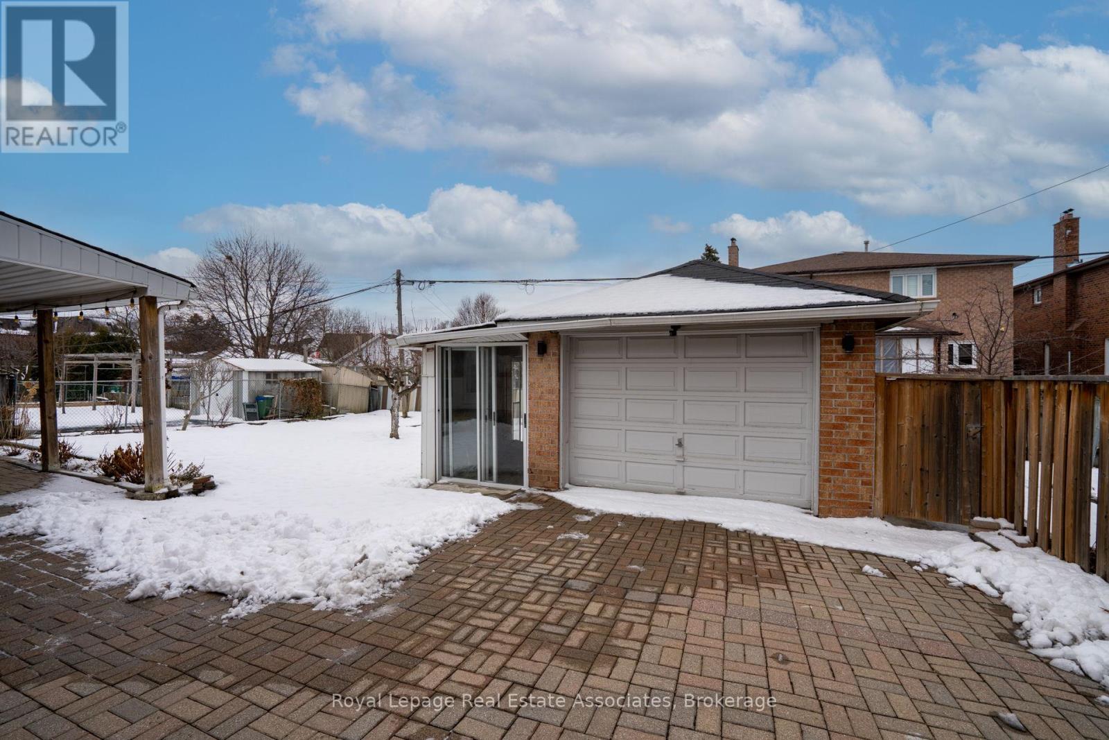 2874 Weston Road S, Toronto, Ontario  M9M 2S3 - Photo 32 - W12889816