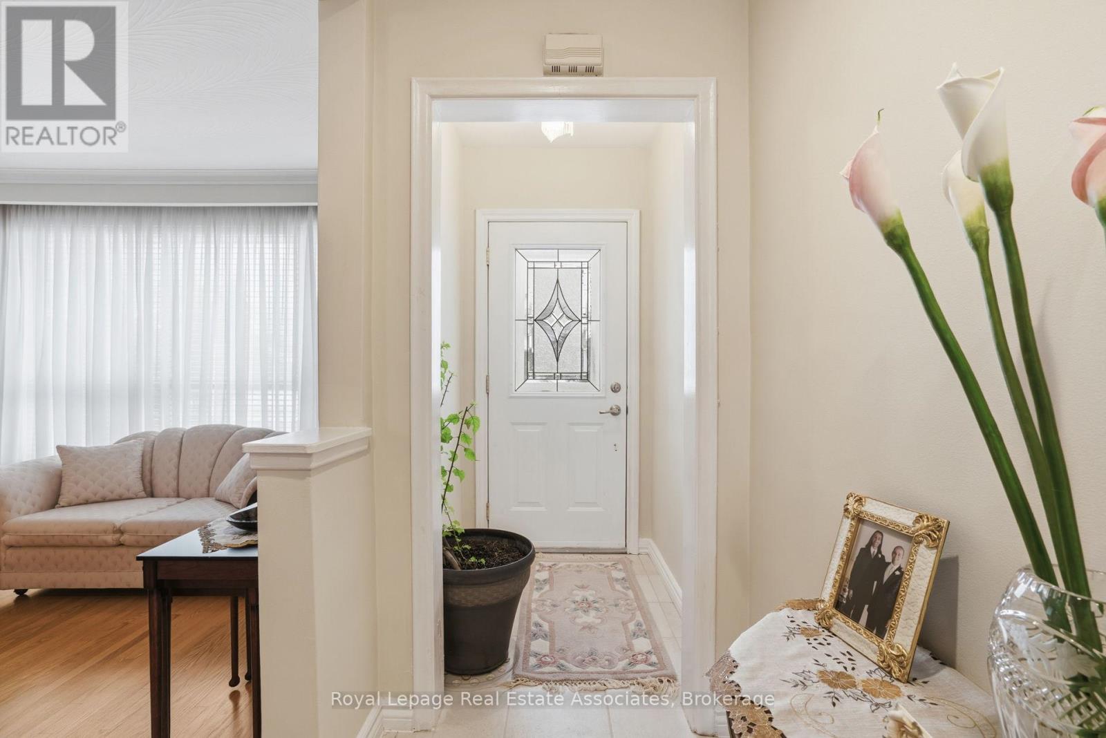 2874 Weston Road S, Toronto, Ontario  M9M 2S3 - Photo 4 - W12889816