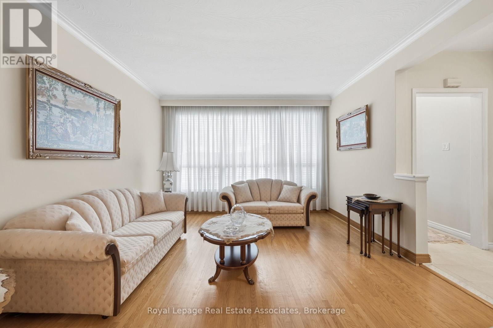 2874 Weston Road S, Toronto, Ontario  M9M 2S3 - Photo 8 - W12889816