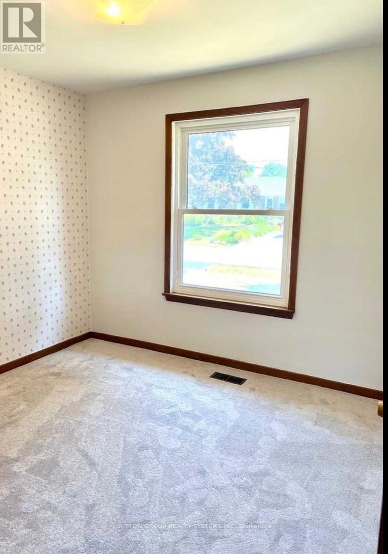 462 Tennyson Drive, Oakville, Ontario  L6L 3Z1 - Photo 13 - W12887608