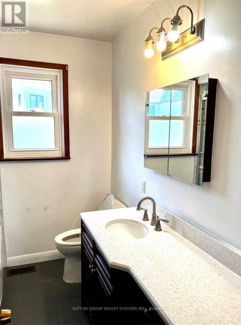 462 Tennyson Drive, Oakville, Ontario  L6L 3Z1 - Photo 15 - W12887608