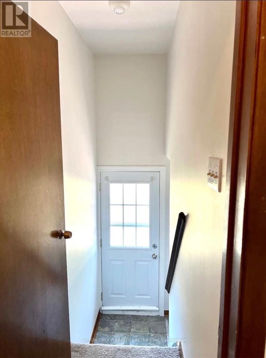 462 Tennyson Drive, Oakville, Ontario  L6L 3Z1 - Photo 17 - W12887608