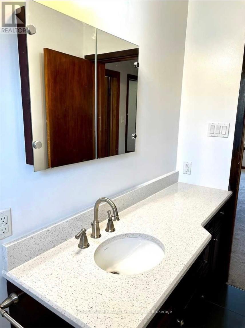 462 Tennyson Drive, Oakville, Ontario  L6L 3Z1 - Photo 14 - W12887608