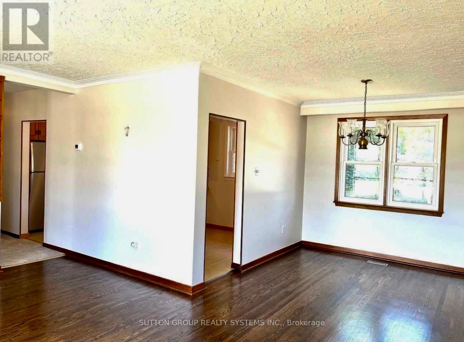 462 Tennyson Drive, Oakville, Ontario  L6L 3Z1 - Photo 7 - W12887608