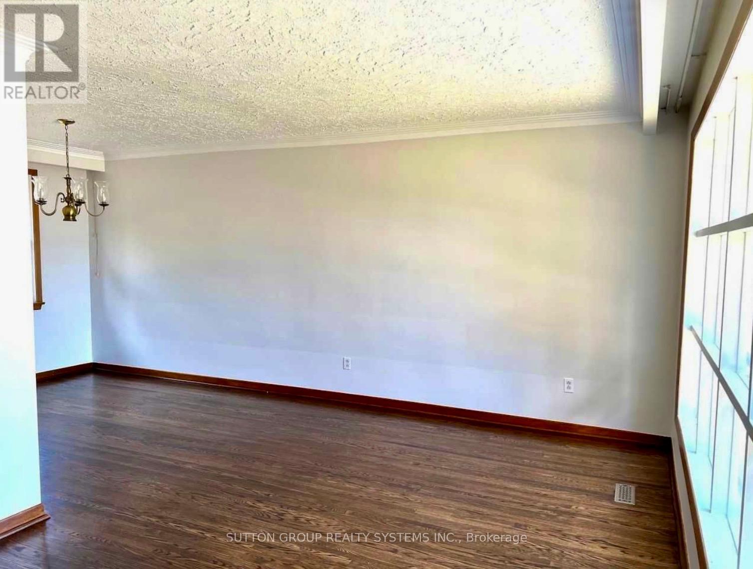 462 Tennyson Drive, Oakville, Ontario  L6L 3Z1 - Photo 5 - W12887608