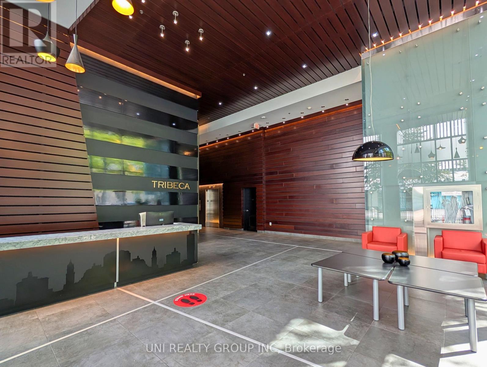 1008 - 179 Metcalfe Street, Ottawa, Ontario  K2P 1P7 - Photo 2 - X12889862