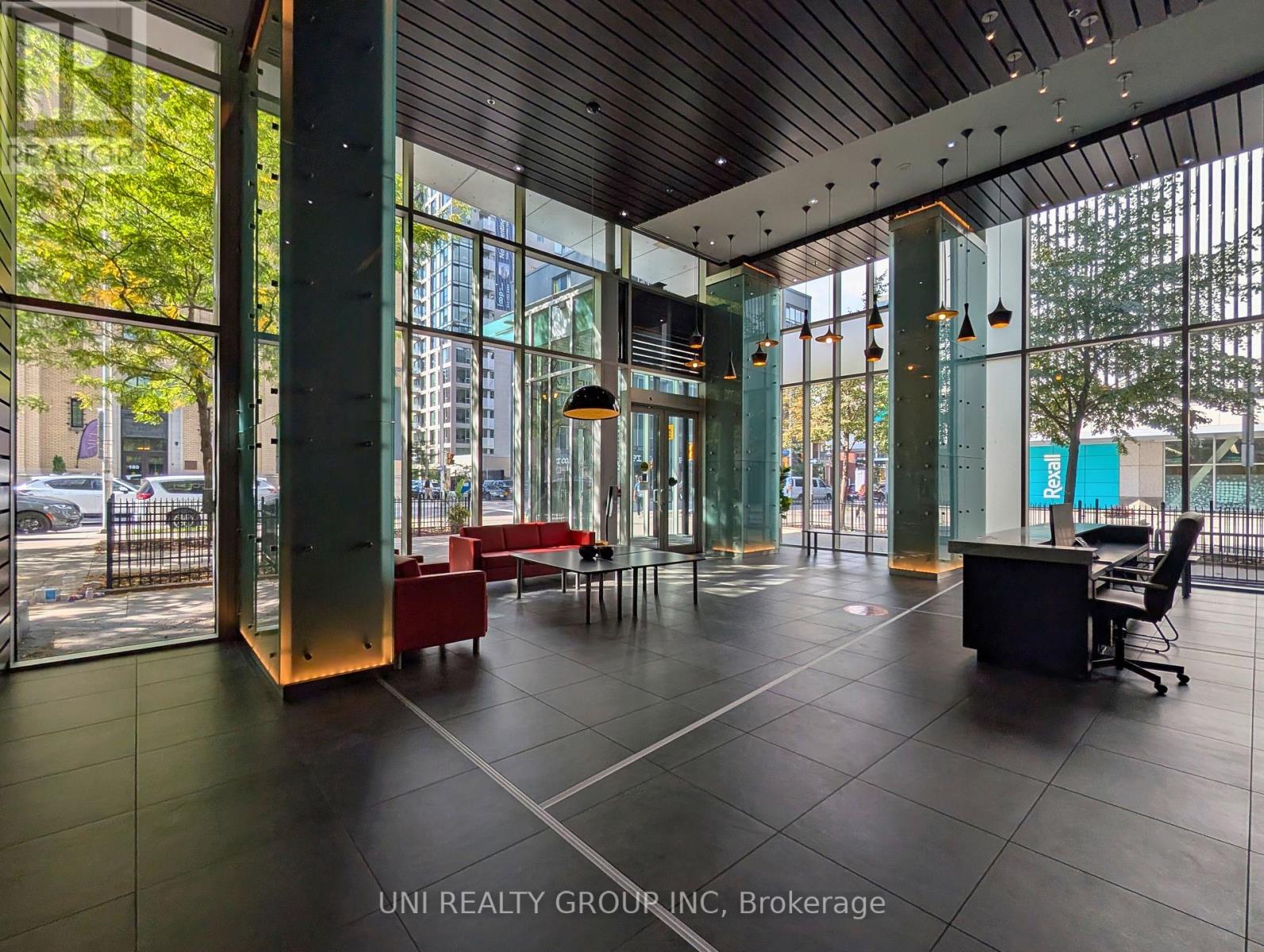 1008 - 179 Metcalfe Street, Ottawa, Ontario  K2P 1P7 - Photo 5 - X12889862