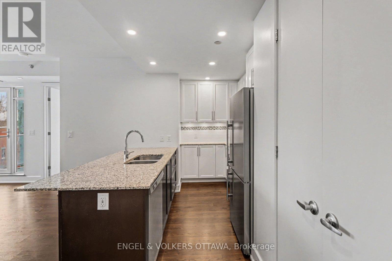 318 - 7 Marquette Avenue, Ottawa, Ontario  K1L 8A7 - Photo 6 - X12889872