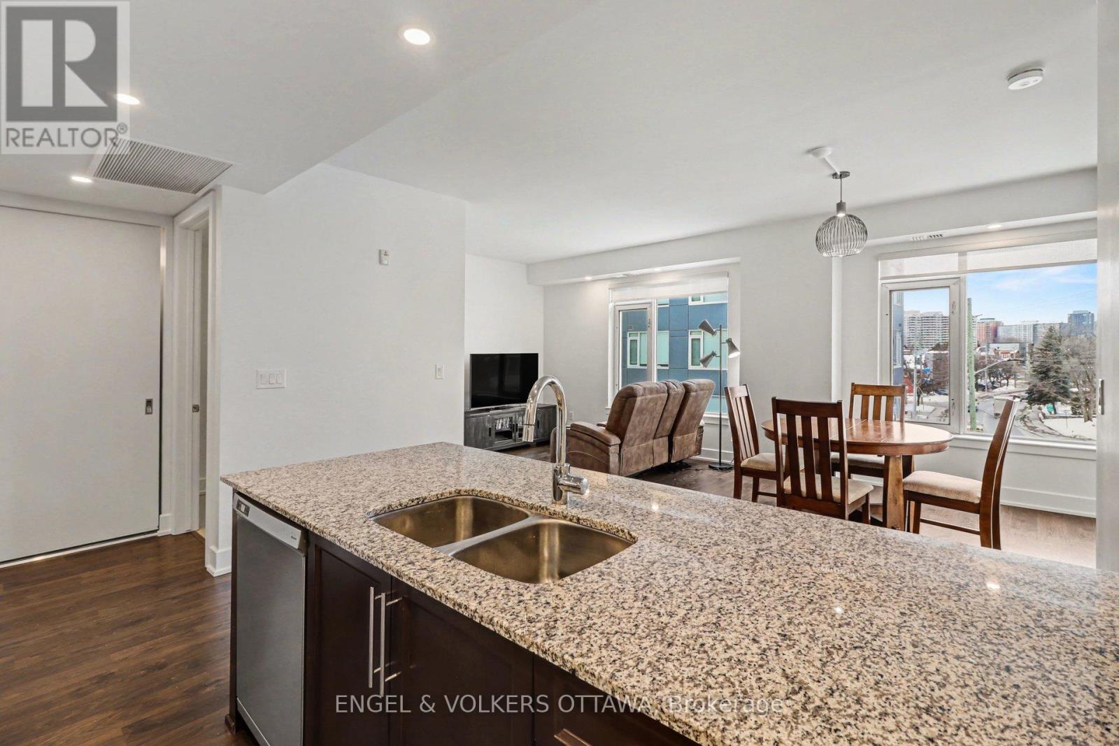 318 - 7 Marquette Avenue, Ottawa, Ontario  K1L 8A7 - Photo 9 - X12889872