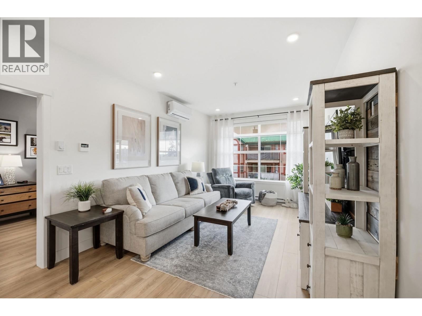 309 11865 227 Street, Maple Ridge, British Columbia  V2X 6H9 - Photo 2 - R3100065