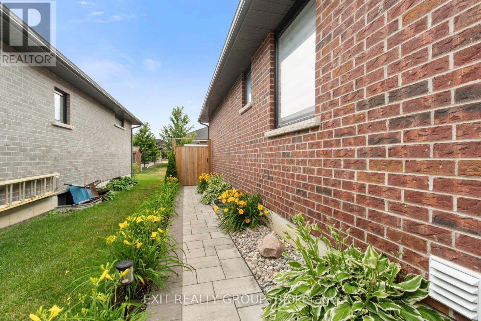 86 Essex Drive, Belleville, Ontario  K8N 0J1 - Photo 30 - X12666386