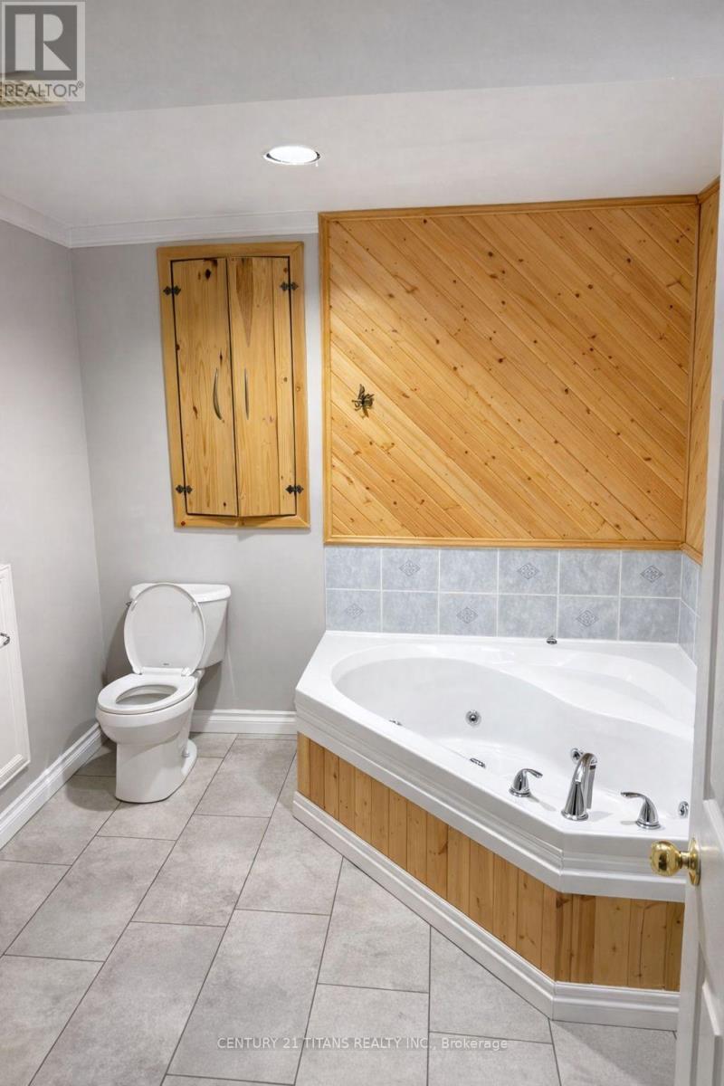 112 Fernbank Place, Whitby, Ontario L1R 1T2 - Photo 17 - E12883820