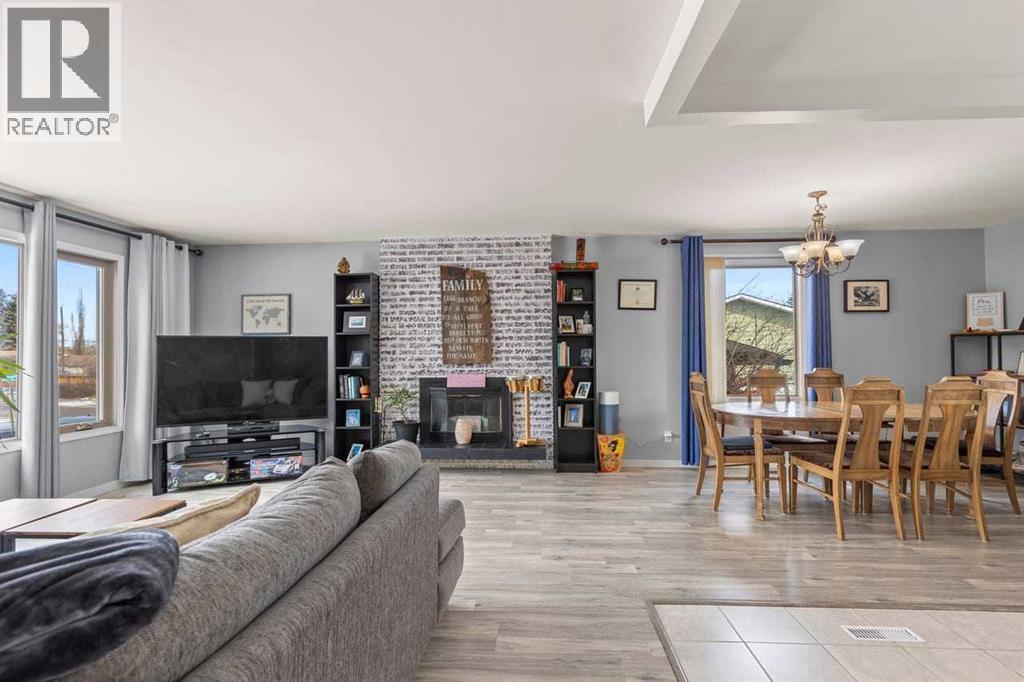 436 Queen Charlotte Road Se, Calgary, Alberta  T2H 4H7 - Photo 4 - A2293139