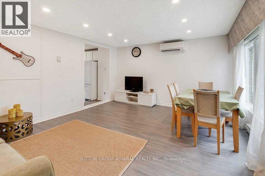 143 Torresdale Avenue, Toronto, Ontario  M2R 3K2 - Photo 6 - C12889876