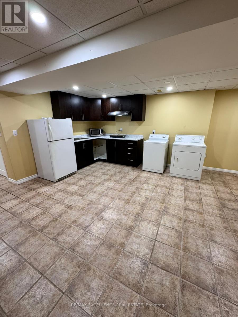 35 Mckenzie Crescent, Barrie, Ontario  L4N 0A9 - Photo 6 - S12889890